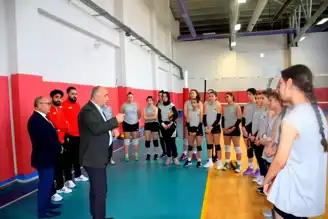 Afyonkarahisar Voleybol Takımı'na Destek Ziyareti