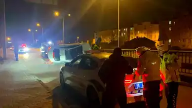 Alkollü Sürücü Bariyerlere Çarptı, 3 Kişi Cezalı!
