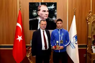 Judo Şampiyonu Yelkenci, Başkan Balaban'dan Altın Ödül Aldı