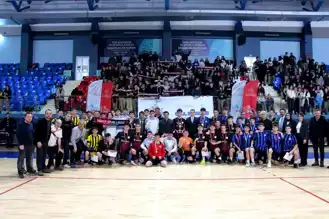 Düzce'de Futsal Şampiyonu Farabi Anadolu Lisesi