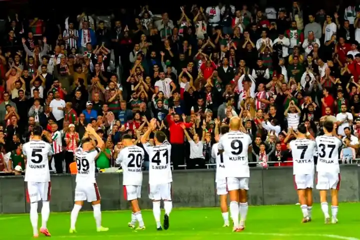 Karşıyaka Futbolcuları İdmanı Boykot Etti!