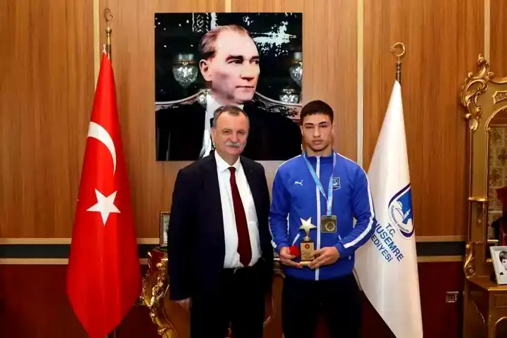 Judo Şampiyonu Yelkenci, Başkan Balaban'dan Altın Ödül Aldı