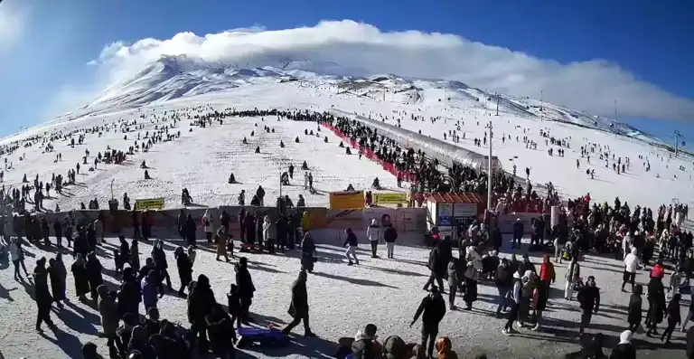 Erciyes'te Sömestir Coşkusu: 250 Bin Turist!