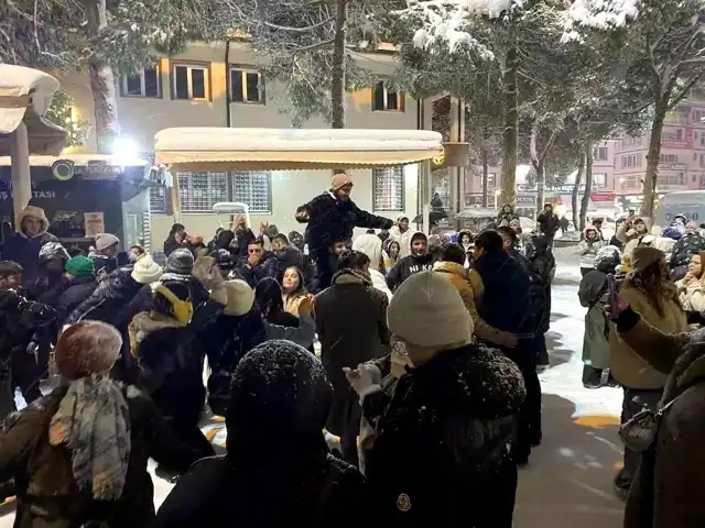 Ünye'de Kar Şenliği: Binlerce Kişi Eğlendi!