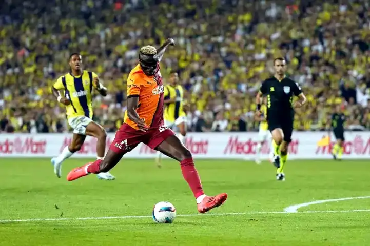 Osimhen Derbilerde Göz Doldurdu!