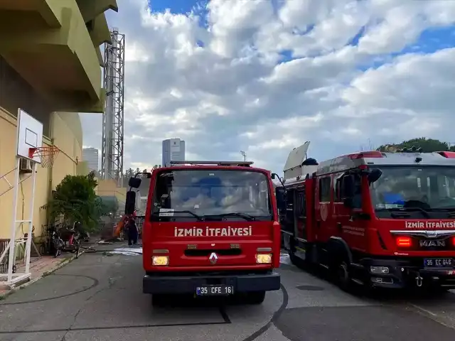 İzmir Atatürk Stadyumu'nda Karate Salonu Yandı!